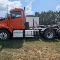 2017 KENWORTH T880 - view 2 of 36