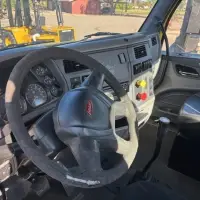 2017 PETERBILT 579 - view 18 of 45