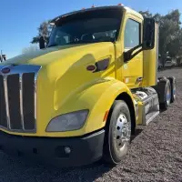 2017 PETERBILT 579 - view 2 of 26
