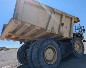 2009 KOMATSU HD785-7 - view 3 of 25