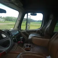 2006 FREIGHTLINER M2 106 - view 14 of 19