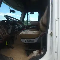 2006 FREIGHTLINER M2 106 - view 10 of 19