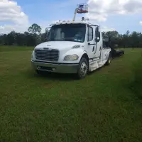 2006 FREIGHTLINER M2 106 - view 2 of 19