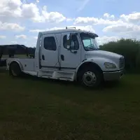 2006 FREIGHTLINER M2 106 - view 3 of 19