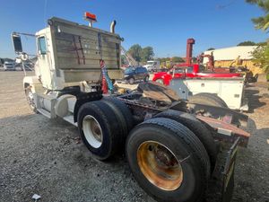 2000 FREIGHTLINER CASCADIA 126 - view 7 of 44