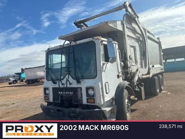 2002 MACK MR690S