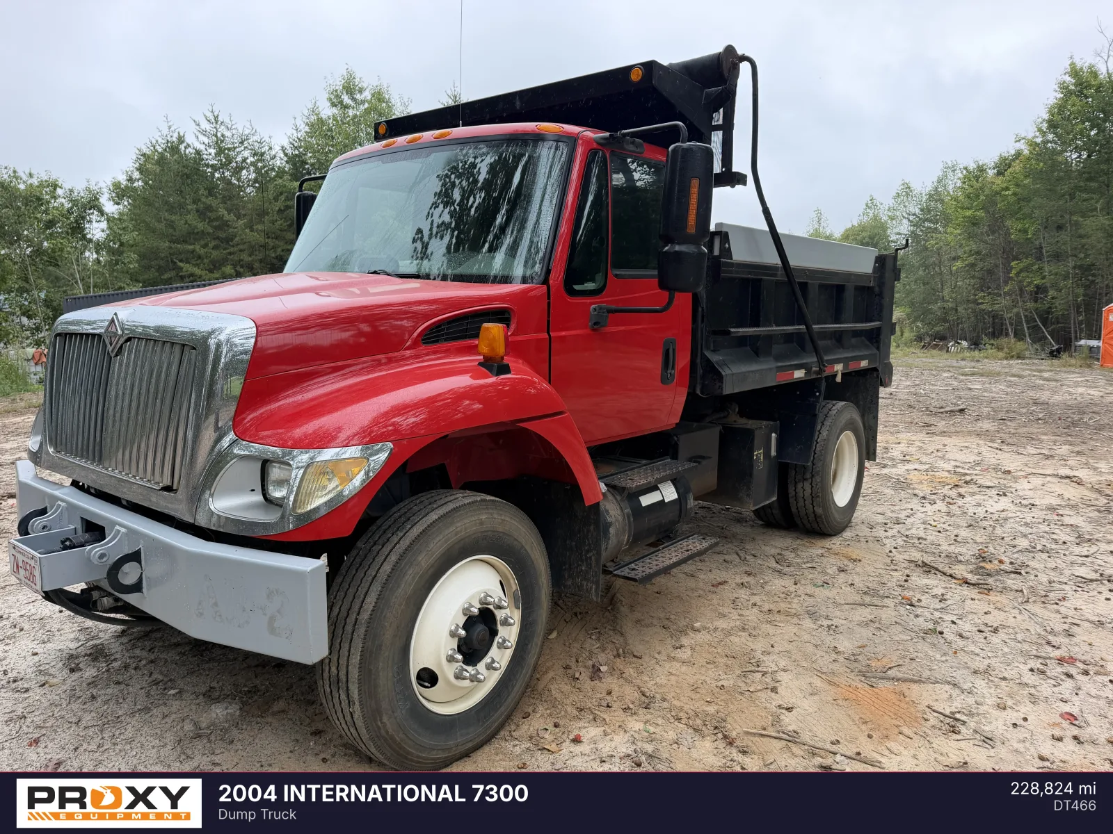 2004 INTERNATIONAL 7300