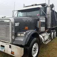 2006 FREIGHTLINER FLD120SD - view 2 of 22