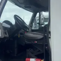 2016 INTERNATIONAL 4300 - view 17 of 19