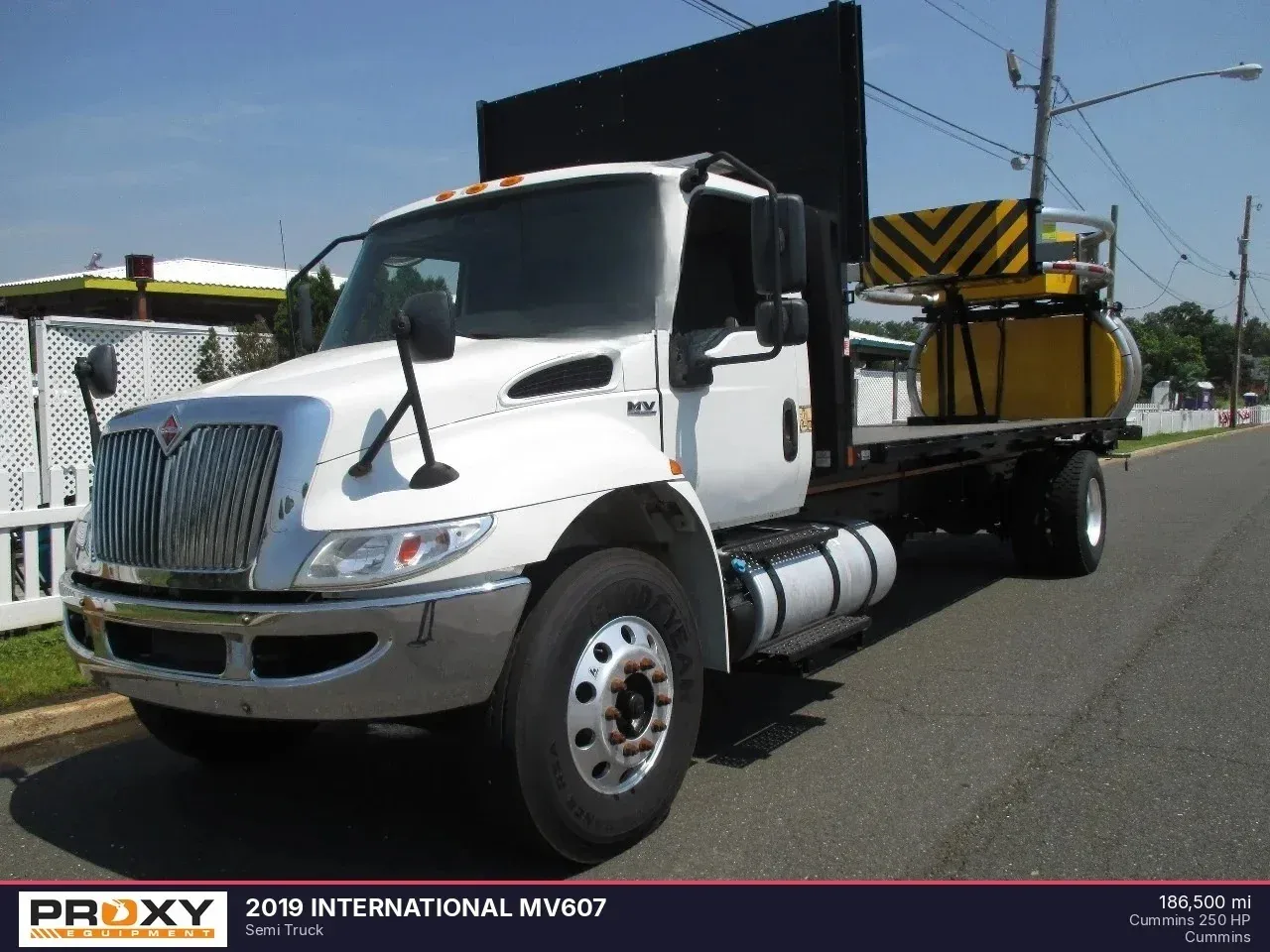 2019 INTERNATIONAL MV607