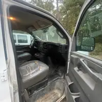 2017 CHEVROLET EXPRESS - view 11 of 34
