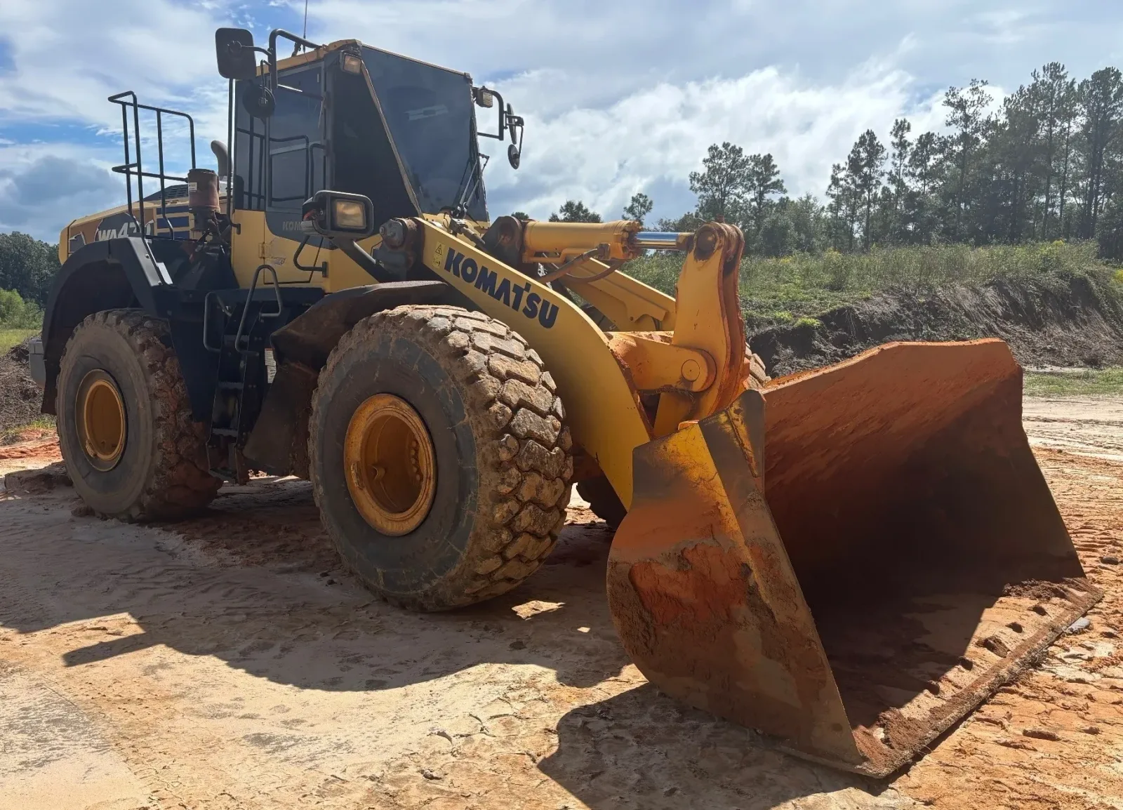 2017 KOMATSU WA470-8