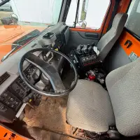 2002 INTERNATIONAL 2574 - view 9 of 36