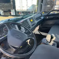 2019 HINO 258LP - view 9 of 15