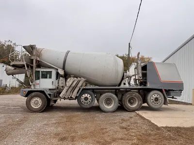 2015 INDIANA PHOENIX 11 YD FRONT DISCHARGE MIXER - view 5 of 41