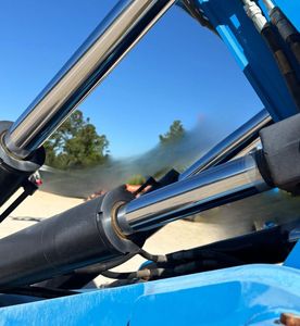 2017 GENIE GTH1056 - view 10 of 23