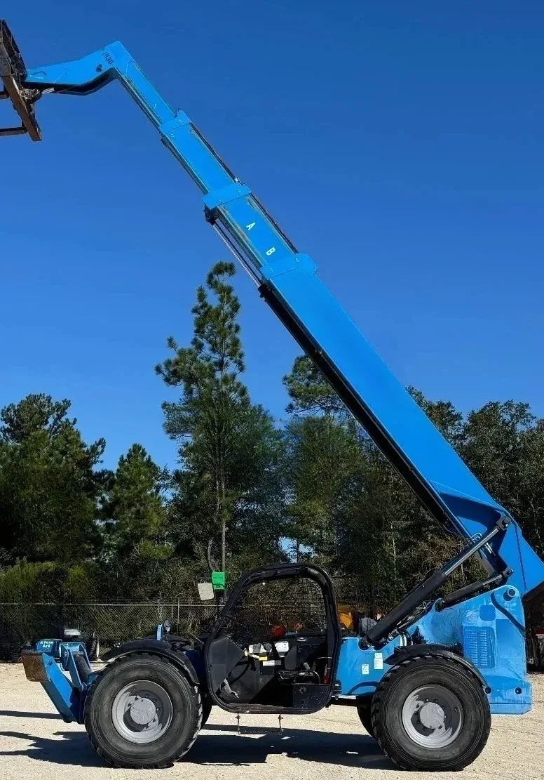 2017 GENIE GTH1056