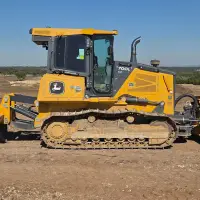 2024 DEERE 700L XLT - view 4 of 32