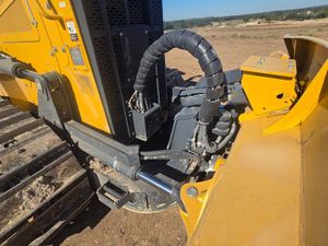 2024 DEERE 700L XLT - view 11 of 32