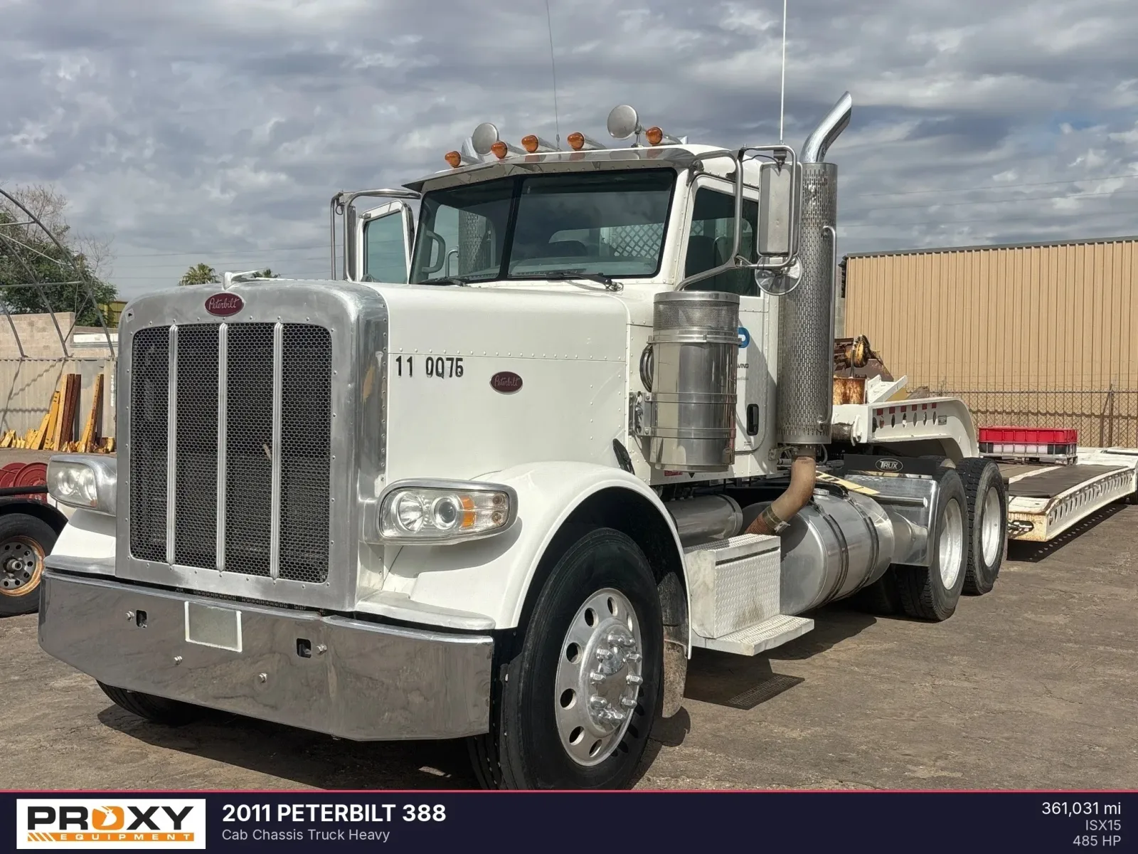 2011 PETERBILT 388
