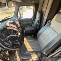2020 PETERBILT 579 - view 11 of 46
