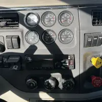 2020 PETERBILT 579 - view 13 of 46