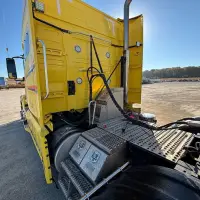 2022 VOLVO VNL64T760 - view 12 of 38