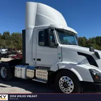 2014 VOLVO VNL64T - view 3 of 36