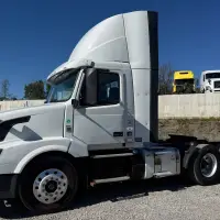 2014 VOLVO VNL64T - view 7 of 36
