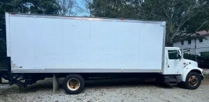 2000 INTERNATIONAL 4700 - view 2 of 37