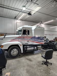 1996 FREIGHTLINER FLD120 - view 2 of 63