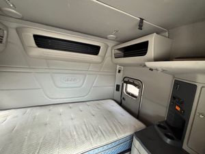 2020 PETERBILT 579 - view 14 of 45