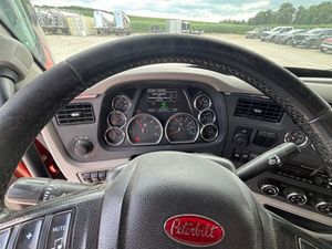 2020 PETERBILT 579 - view 8 of 45