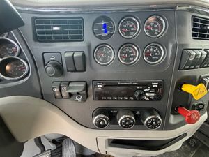 2020 PETERBILT 579 - view 9 of 45