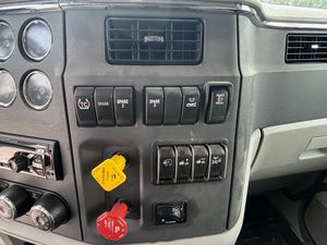 2020 PETERBILT 579 - view 10 of 45