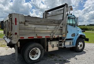 2002 FREIGHTLINER FL80 - view 8 of 38