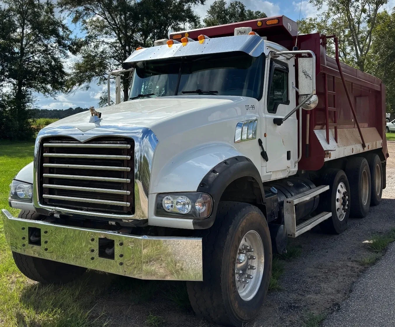 2014 MACK GU713