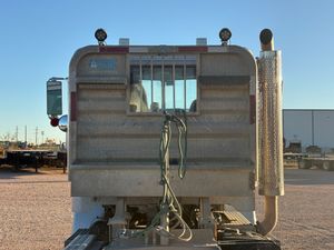 2015 PETERBILT 389 - view 9 of 50