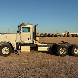 2015 PETERBILT 389 - view 2 of 50