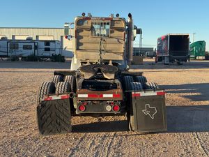 2015 PETERBILT 389 - view 4 of 50