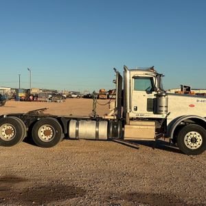2015 PETERBILT 389 - view 5 of 50