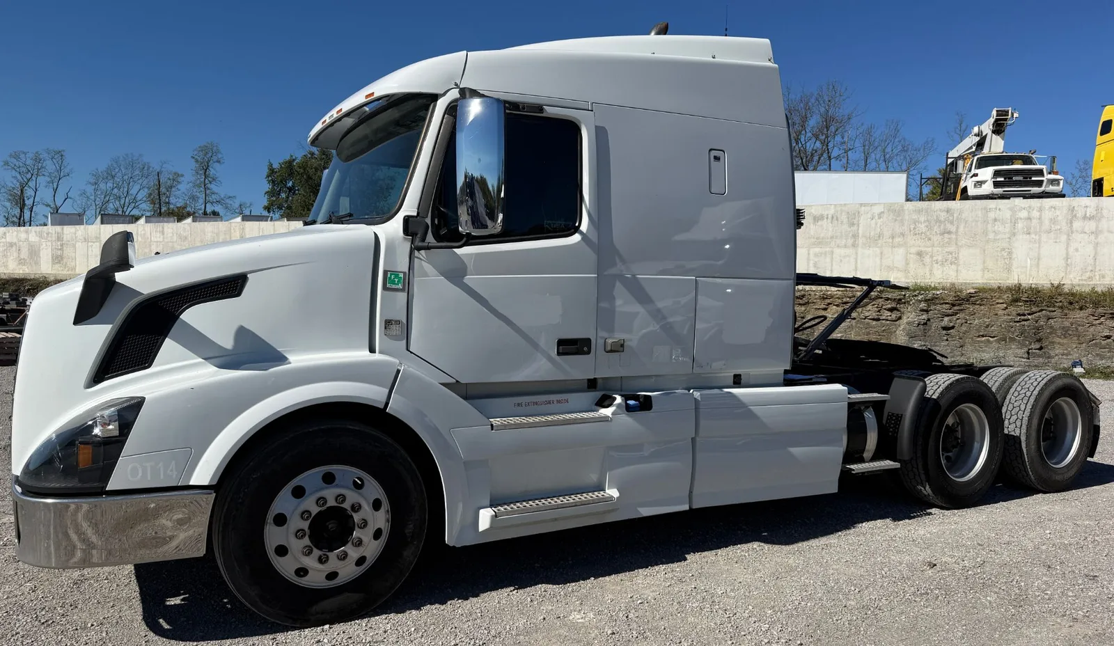 2014 VOLVO VNL